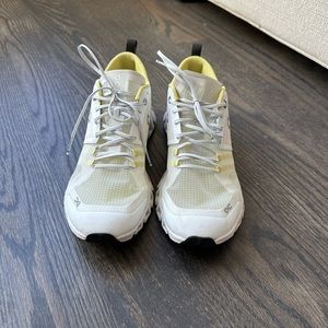 ON Running shoes